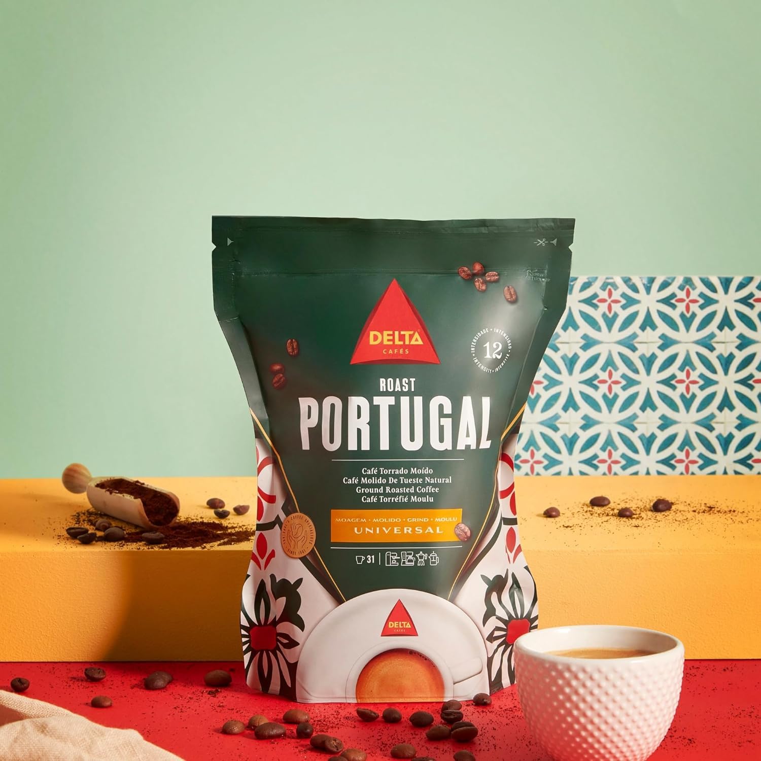 Delta Cafés Portugal Ground Coffee, Smooth and Delicious Medium Roast Coffee, Espresso Machine Compatible, Universal Grinding 7.76 Ounces